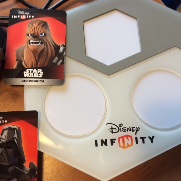 Xbox 360 Infinity Game and Accessories - Picture 9 of 9